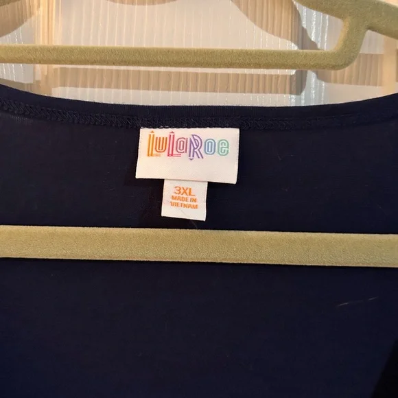 LuLaRoe ‘Perfect T’ in Solid Navy Blue - Picture 2 of 3